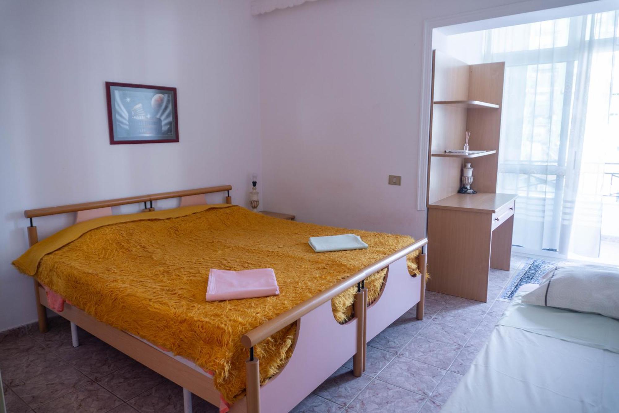 Bllok Bright Private Bedrooms With Private Bathroom On Shared Apartment Tirana Exteriér fotografie