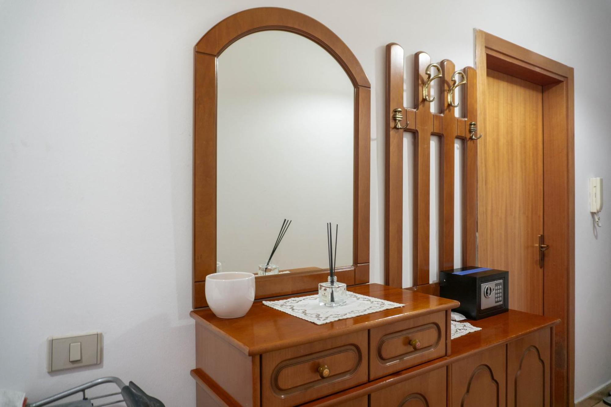 Bllok Bright Private Bedrooms With Private Bathroom On Shared Apartment Tirana Exteriér fotografie